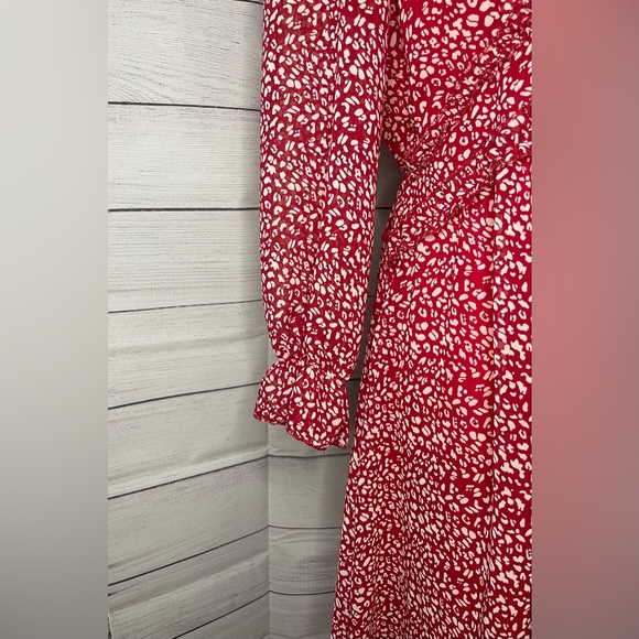 Long sleeved red dress - Picture 4 of 6